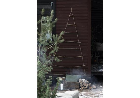 Tannenbaum aus Zweigen